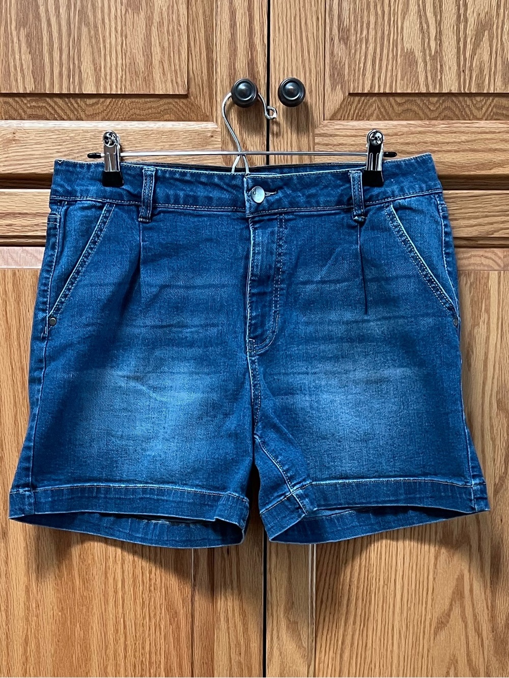 d. jeans Women’s Dark Blue Denim Shorts, GUC, Size 12